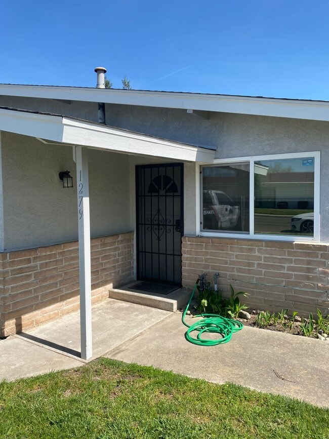 Foto del edificio - 2 Bedroom, 1 Bath with Garage near Hospital.