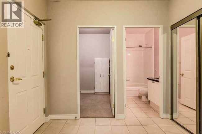 Building Photo - 255 Keats Way