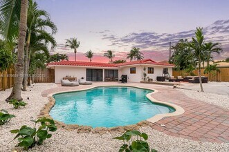 Building Photo - 5250 NE 15th Ave