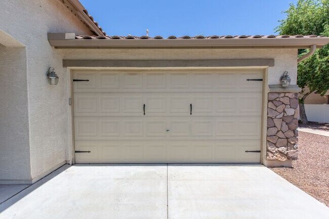 Building Photo - 3882 E Kent Ave