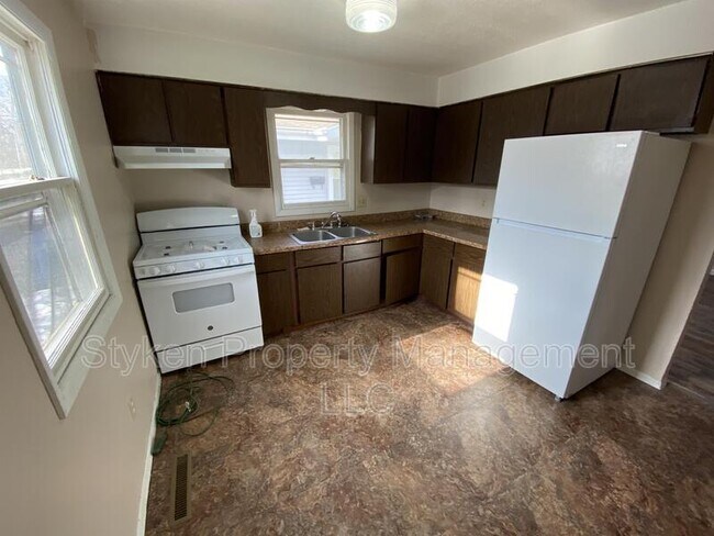 Foto del edificio - 2840 Cranbrook Street - 4