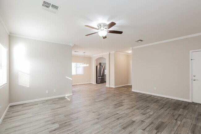 Building Photo - 261 N Valle Verde