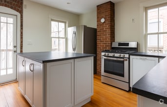 Building Photo - 151 Highland St