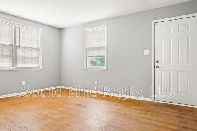 Building Photo - 819 Hadley Rd