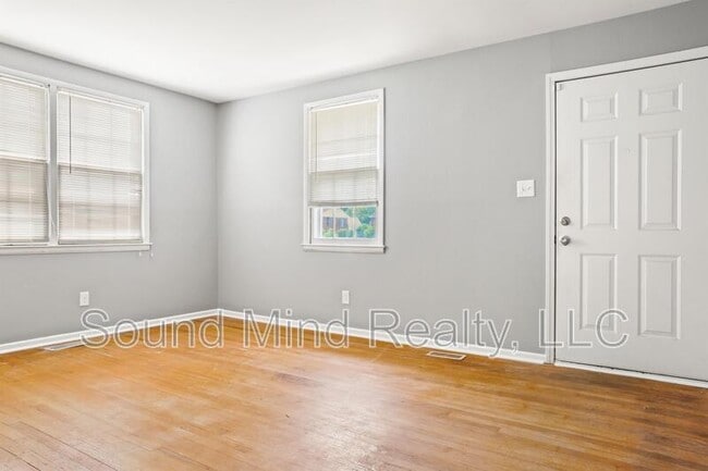 Foto del edificio - 819 Hadley Rd