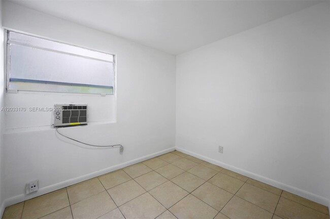Building Photo - 348 NE 58th St