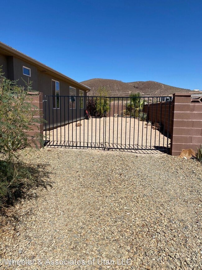Building Photo - 3 br, 2 bath House - 706 W 400 N