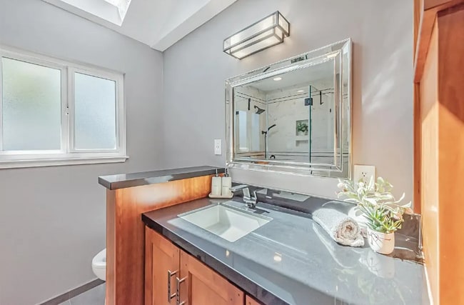 Building Photo - 37826 Glenmoor Dr