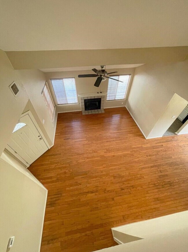 Foto del edificio - 16131 Golden Sands Dr