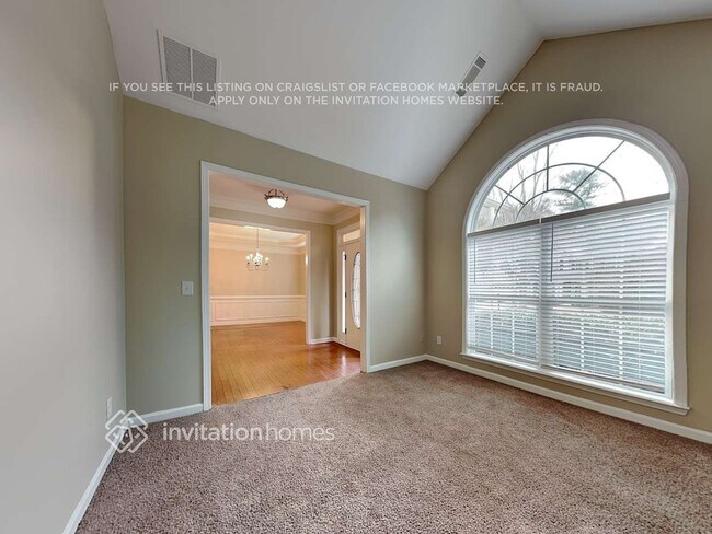 Building Photo - 1160 Martins Down Dr SE