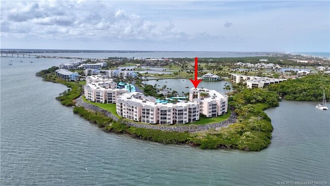 Foto del edificio - 5799 NE Island Cove Way