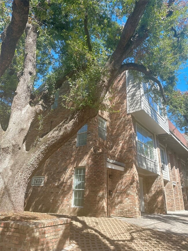 Building Photo - 2633 Peckham St