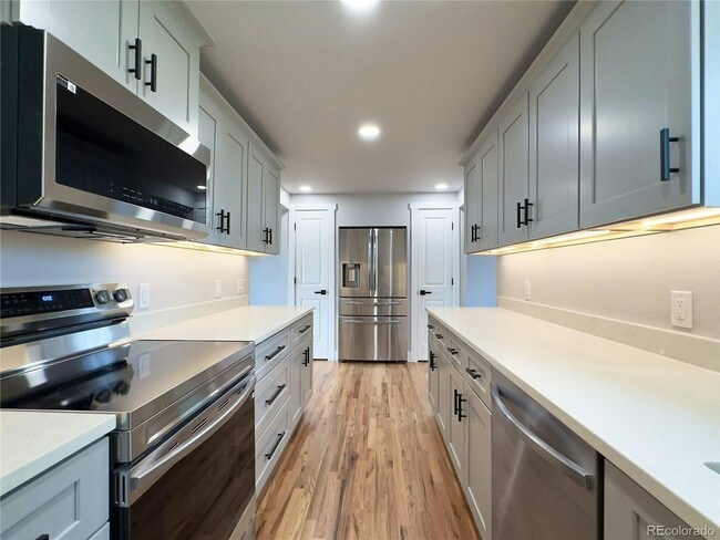 Building Photo - 10025 W 8th Ave