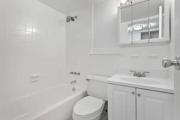 Foto del edificio - 210 E 22nd St