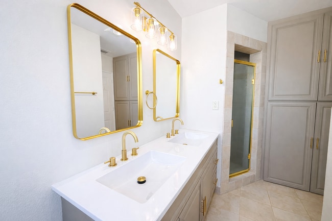 Building Photo - 4944 Coke Ave