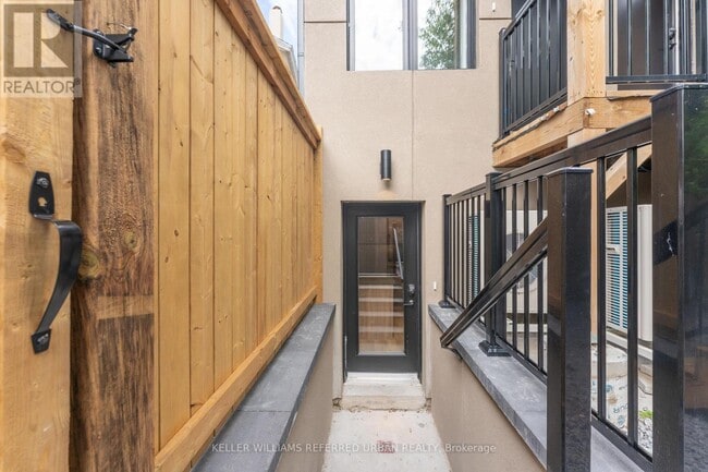 Building Photo - 352 Jones Ave