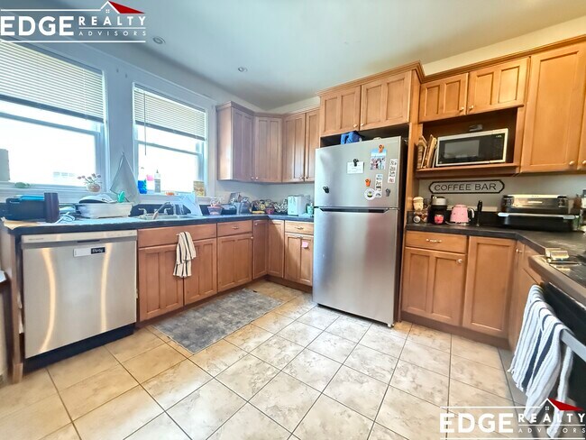 Building Photo - 45 Radnor Rd