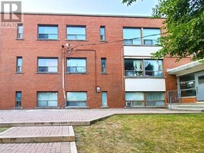 Building Photo - 4 Greenbrook Dr