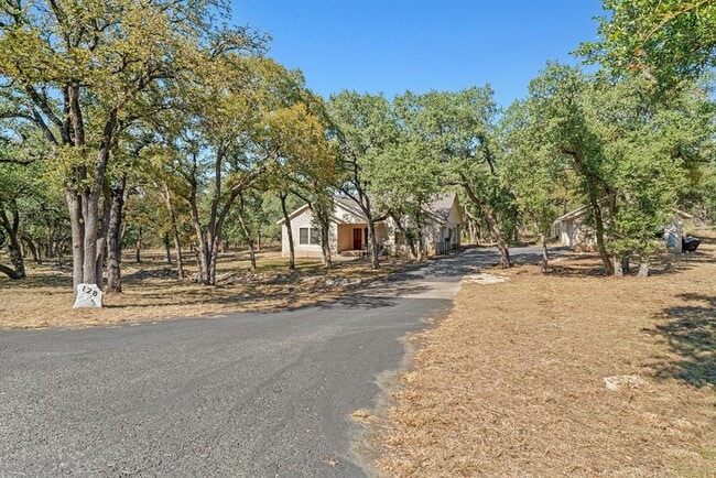 Building Photo - 128 Mockingbird Ln