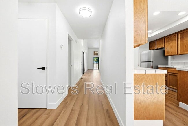 Building Photo - 2033 Raphael Ct