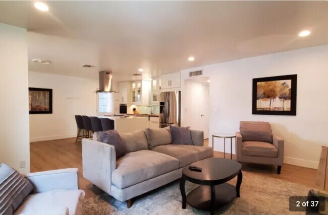 Building Photo - Tempe Gem - Fully furnished with a pool