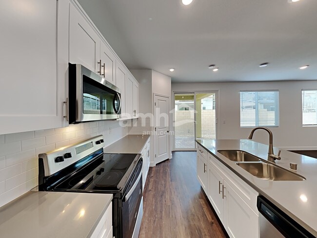 Building Photo - 8938 Tiger Tooth Ave