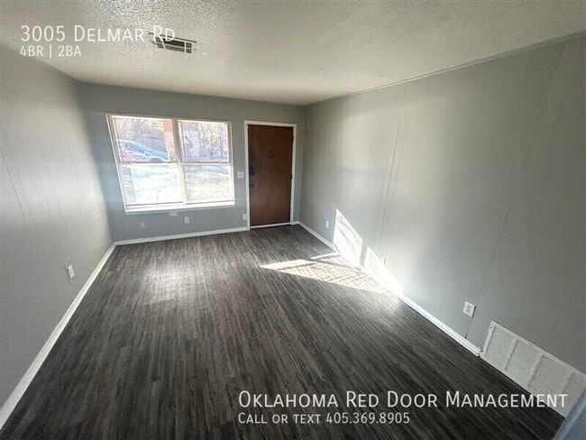 Building Photo - 3005 Delmar Rd