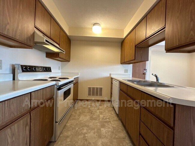 Foto del edificio - 208 E 5th St