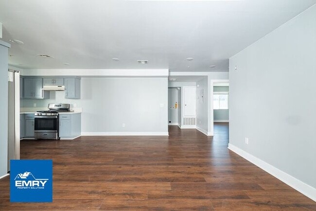 Building Photo - Gorgeous 3 Bd 2 Ba Duplex for Rent!