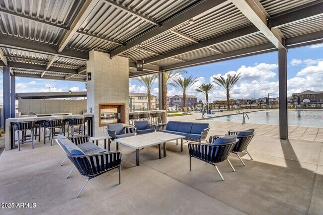 Foto del edificio - 8259 E Pr Ave