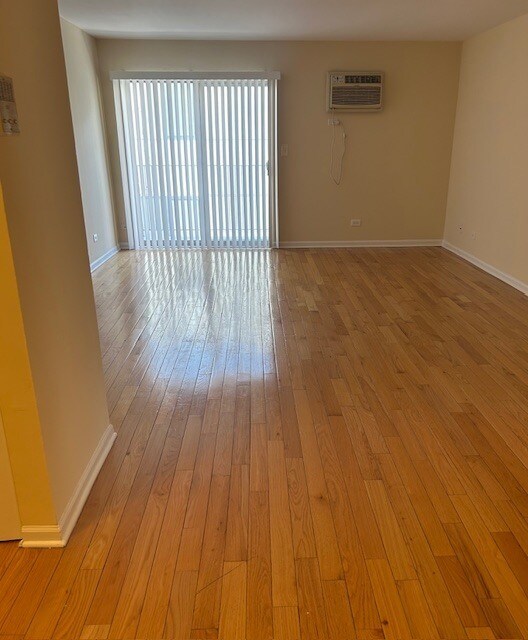 Foto del edificio - 7449 Washington St