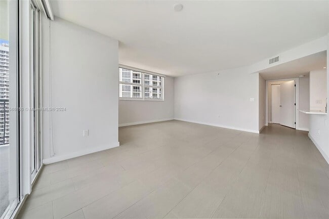 Building Photo - 1756 N Bayshore Drive Unit 26B
