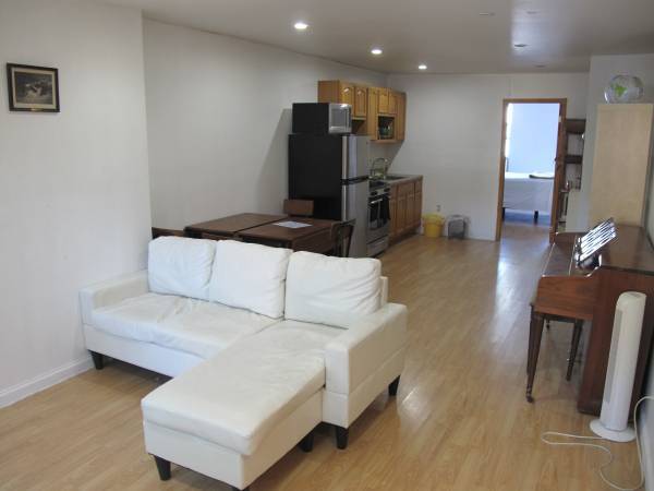 Primary Photo - Huge 1 Bdr Apt with private backyard