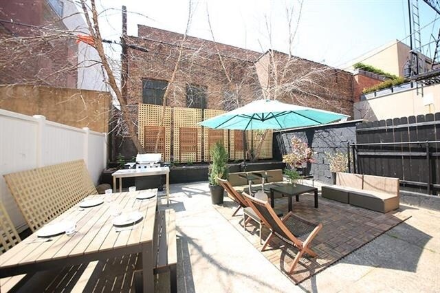Primary Photo - 116 Clinton St