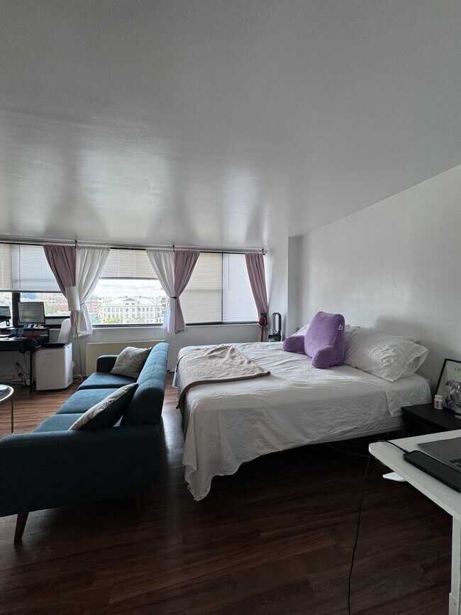 Foto del edificio - 270 Marin Blvd
