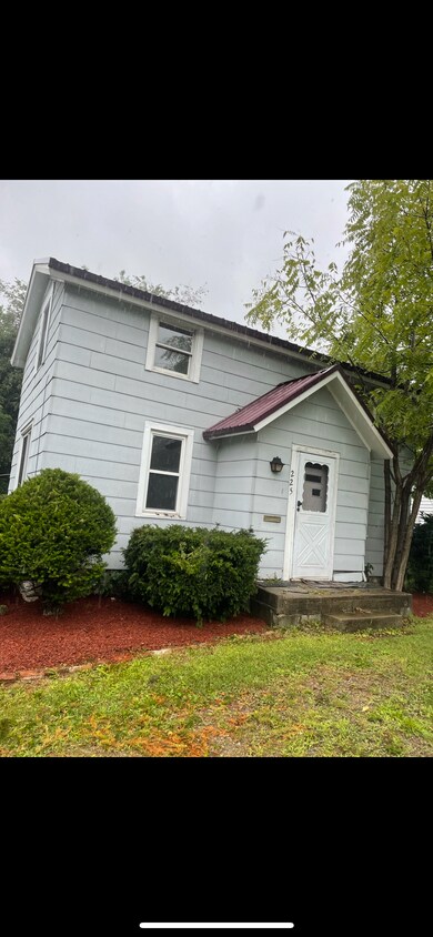 Primary Photo - 225 Allegheny St