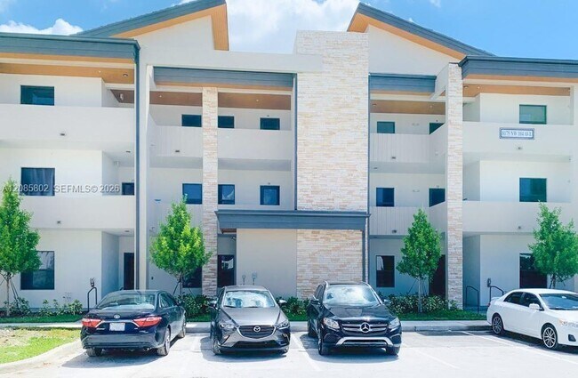 Foto del edificio - 8151 NW 104th Ave