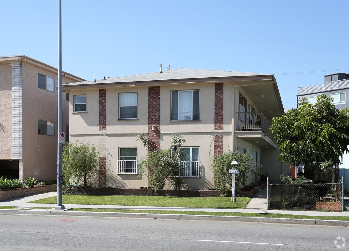 Building Photo - 4253 S Centinela Ave