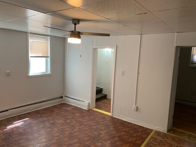 Building Photo - 499 Amboy Ave