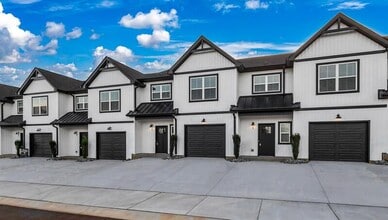 Building Photo - 166 Sango Dr