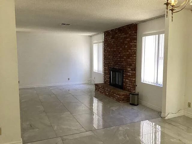 Building Photo - 540 Fairway Dr