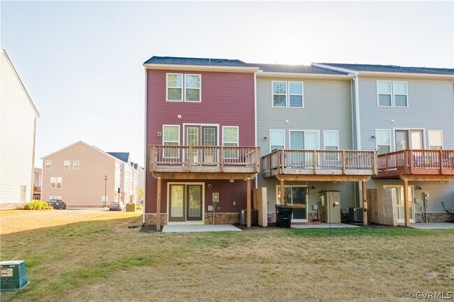 Foto del edificio - 8851 Foxway Rdg Ln