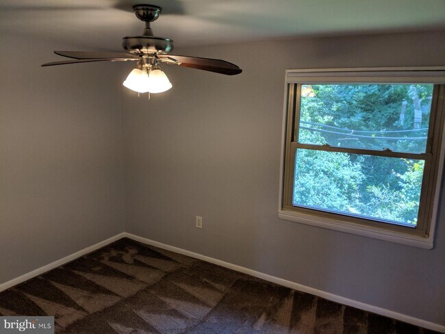 Foto del edificio - 250 Tanglewood Ln