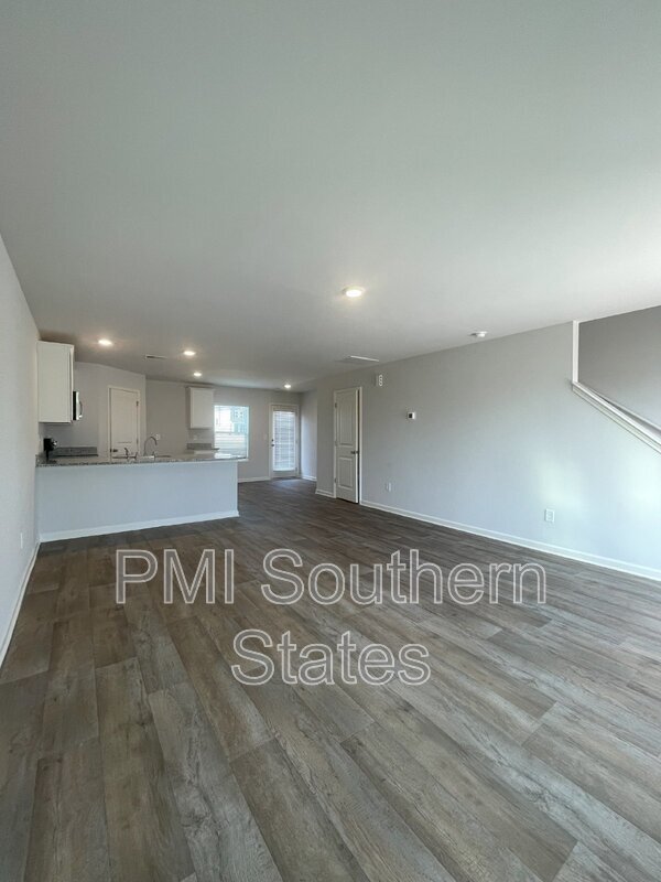 Foto principal - 192 Emory Rd