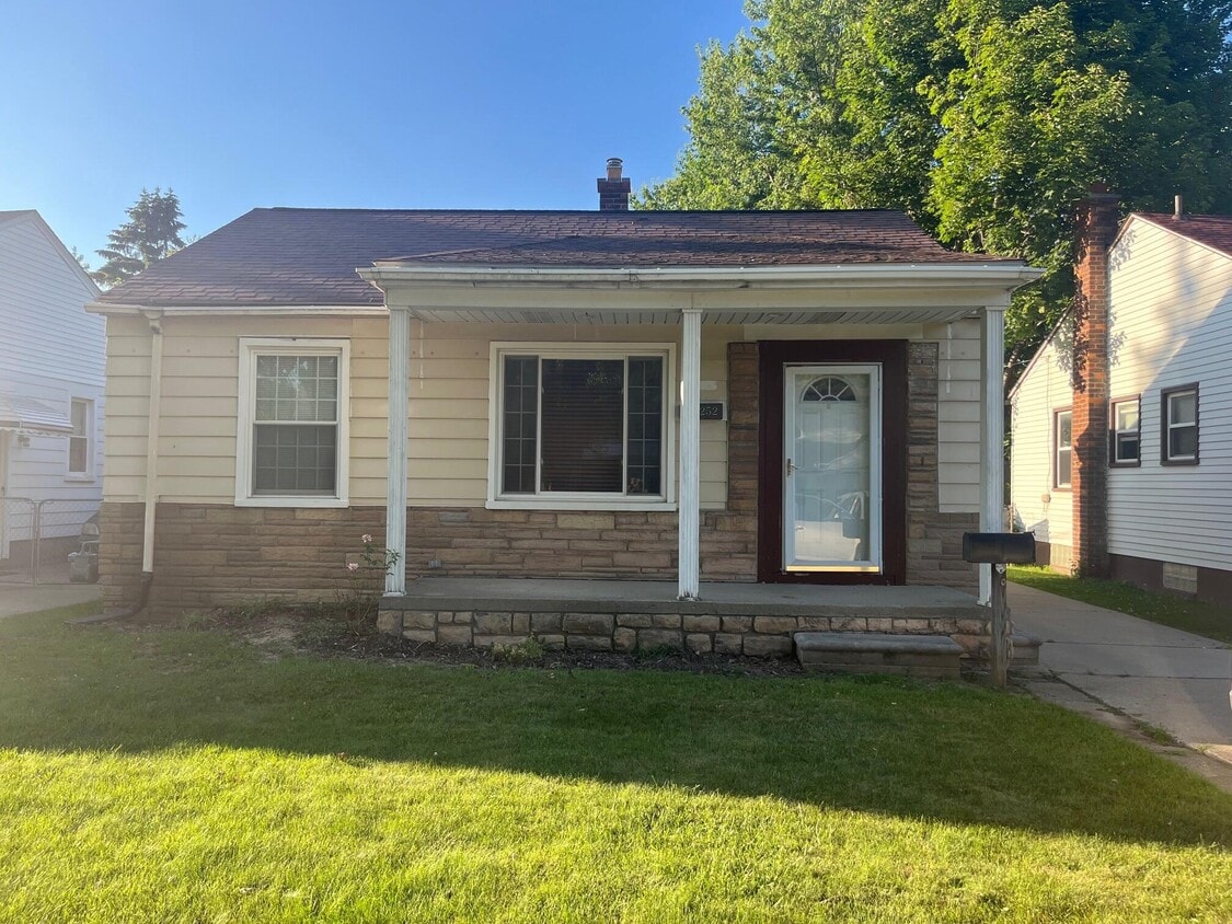 Foto principal - 26252 Eton Ave
