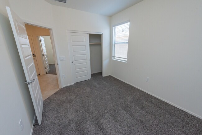 Foto del edificio - 10321 N Arroyo Lupine Way