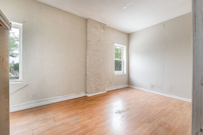 Building Photo - 2300 S Blue Island Ave
