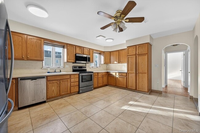 Building Photo - 46 Bedford Ave