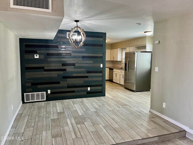 Foto del edificio - 2009 Ralph Janes Pl