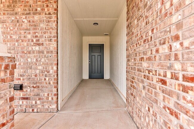 Foto del edificio - 323 Woodrock St